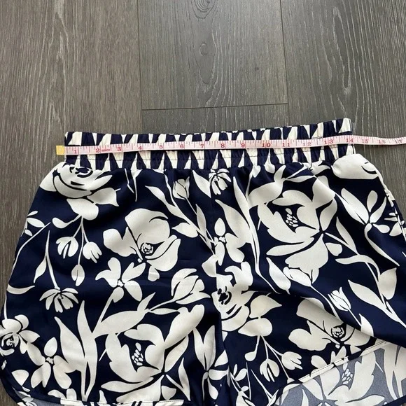 A New Day Satin Blue Beige Shorts Travel Tropical Resort Preppy Small Coastal - Picture 4 of 10